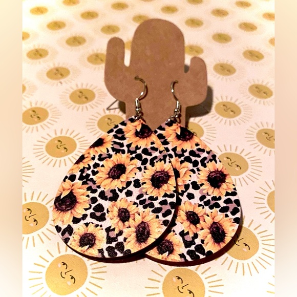 Cheetah & Sunflower Wooden Earrings - Picture 2 of 3